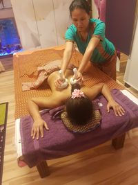 Kr&auml;utermassage